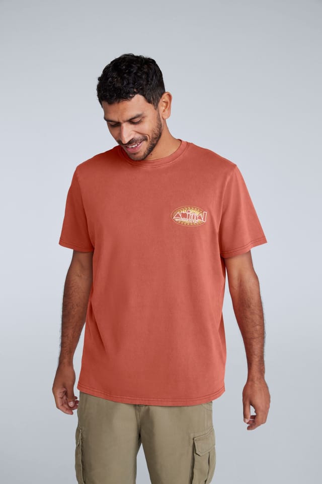 Animal Animal Men's 'Chase' Graphic Cotton Casual Short Sleeve Lightweight Top in Burnt Orange - 2
