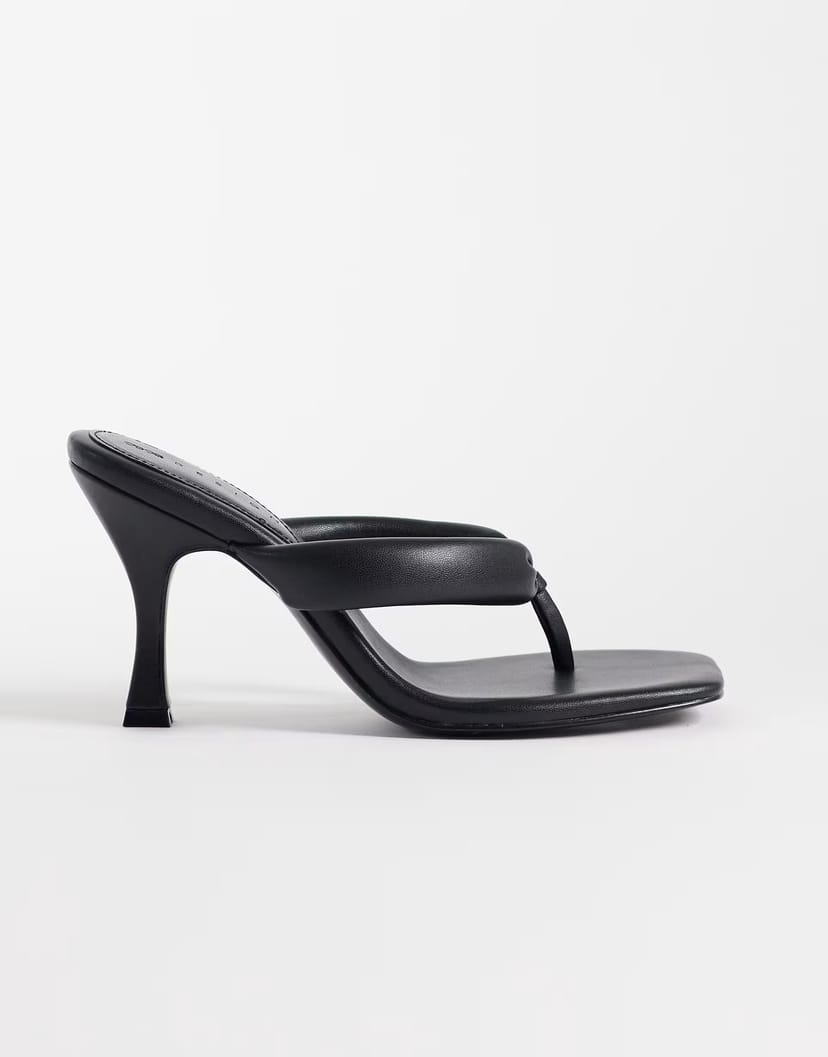 ASOS ASOS DESIGN Huddle padded toe thong heeled sandals in black - 1
