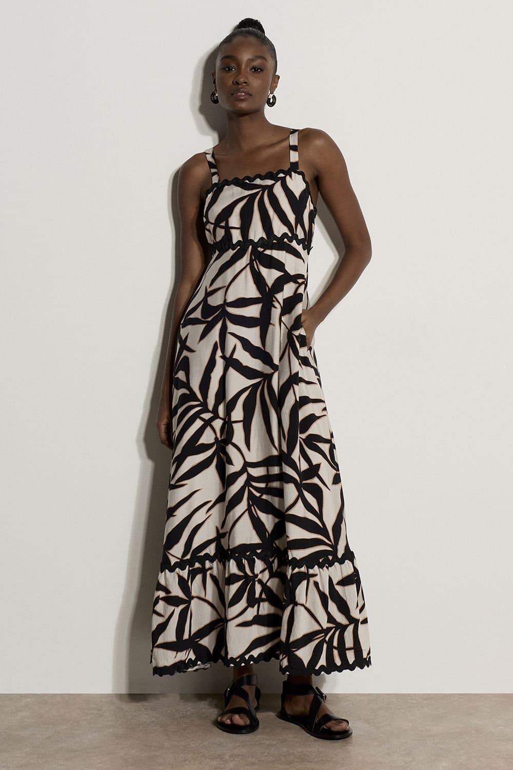 Apricot Apricot Women's Leaf Silhouette Ric Rac Trim Maxi Dress in Stone
