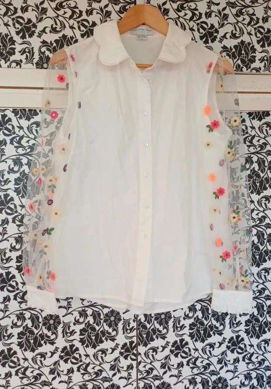 Never Fully Dressed Never Fully Dressed White Embroidered Lace Sleeve Shirt RRP £89 - size 12