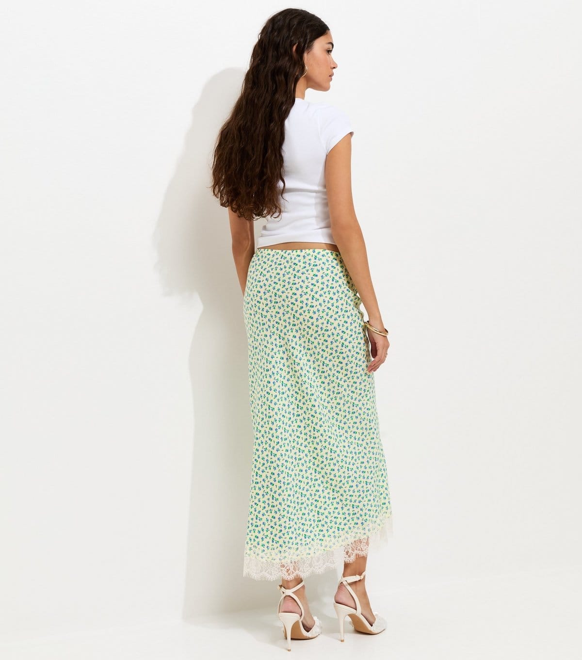 New Look Women's Yellow Ditsy Floral Bias Cut Midi Skirt New Look - 4
