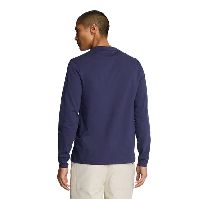 Lyle & Scott Lyle & Scott Men's Plain Long-Sleeved T-Shirt in Navy - 2