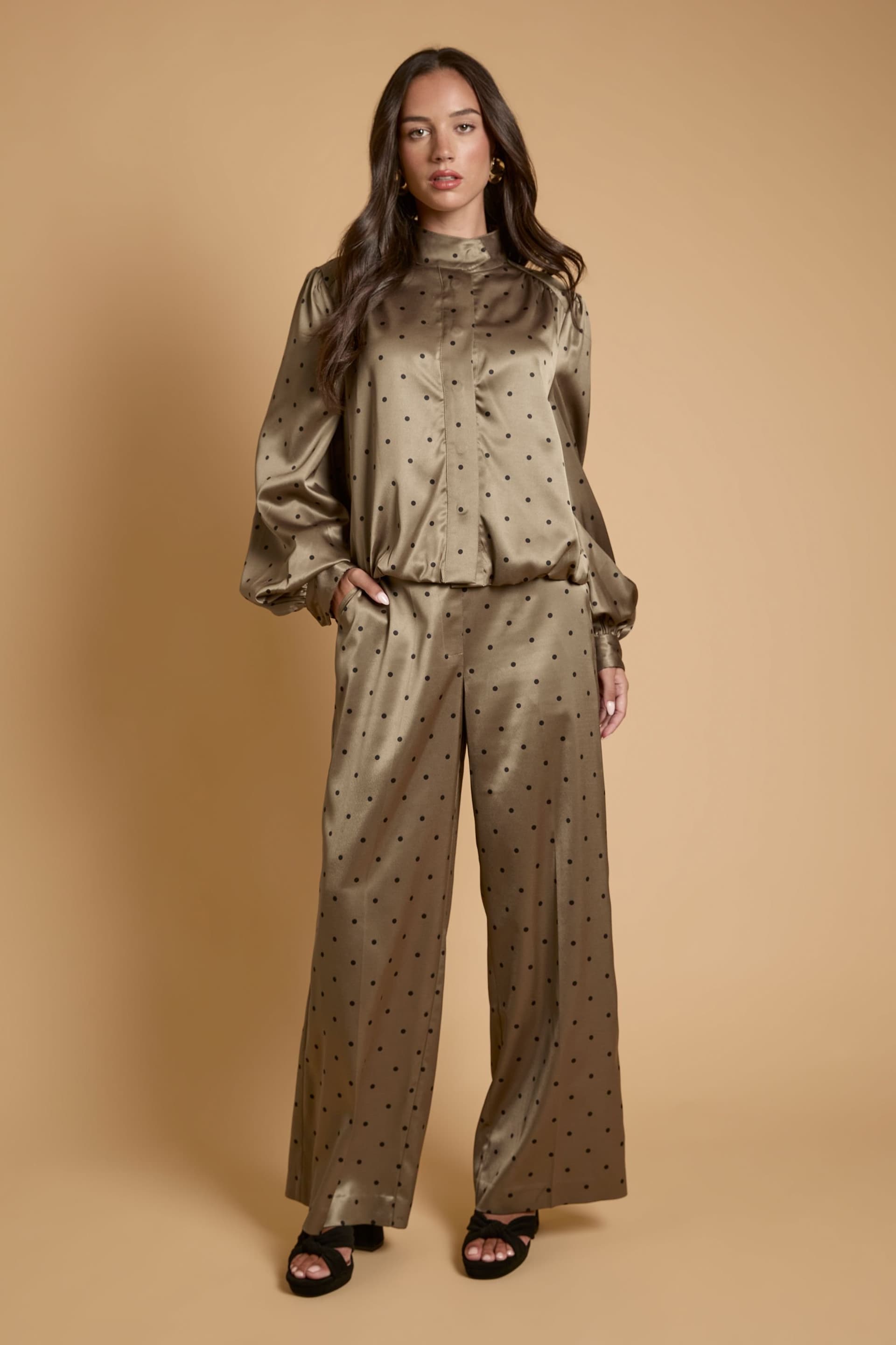 Oasis Oasis Women's Petite Polka dot Satin Back Crepe Wide Leg Trouser in Olive