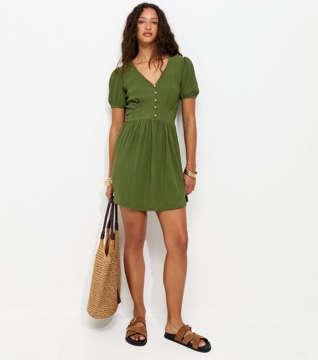 New Look Women's Green Crinkle Texture V-Neck Button Front Mini Dress New Look - 2