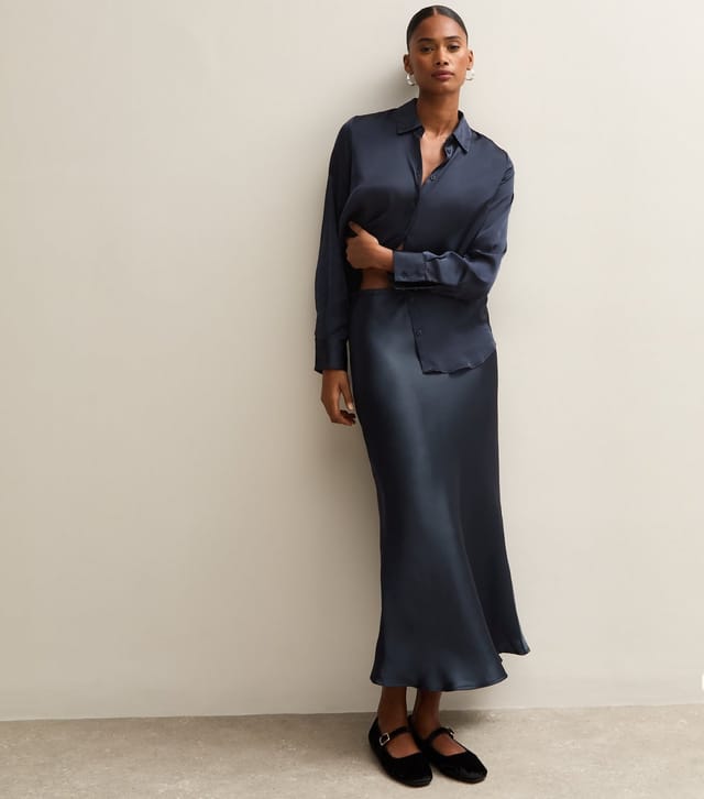 New Look Women's Navy Satin Bias Cut Midi Skirt New Look - 2