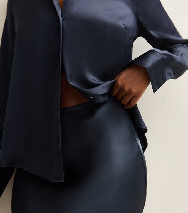 New Look Women's Navy Satin Bias Cut Midi Skirt New Look - 3