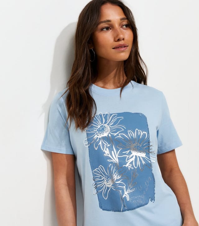 New Look Women's Light Blue Cotton Foil Flower Print T-Shirt New Look - 3