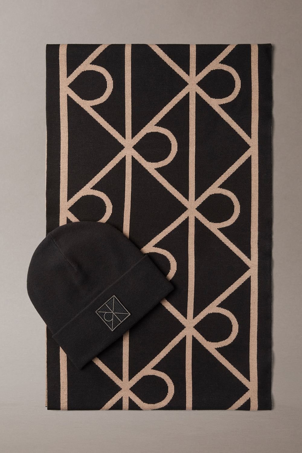 Calvin Klein Calvin Klein Men's Emblem Beanie + Aop Scarf Black - 3