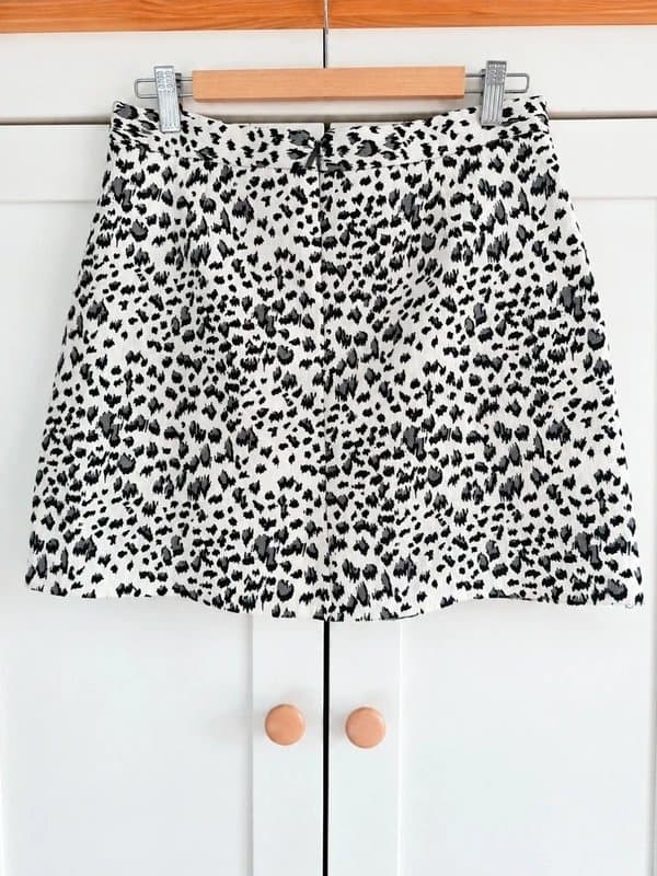 ASOS ASOS. Leopard Print Mini Skirt. UK 12. Autumn.