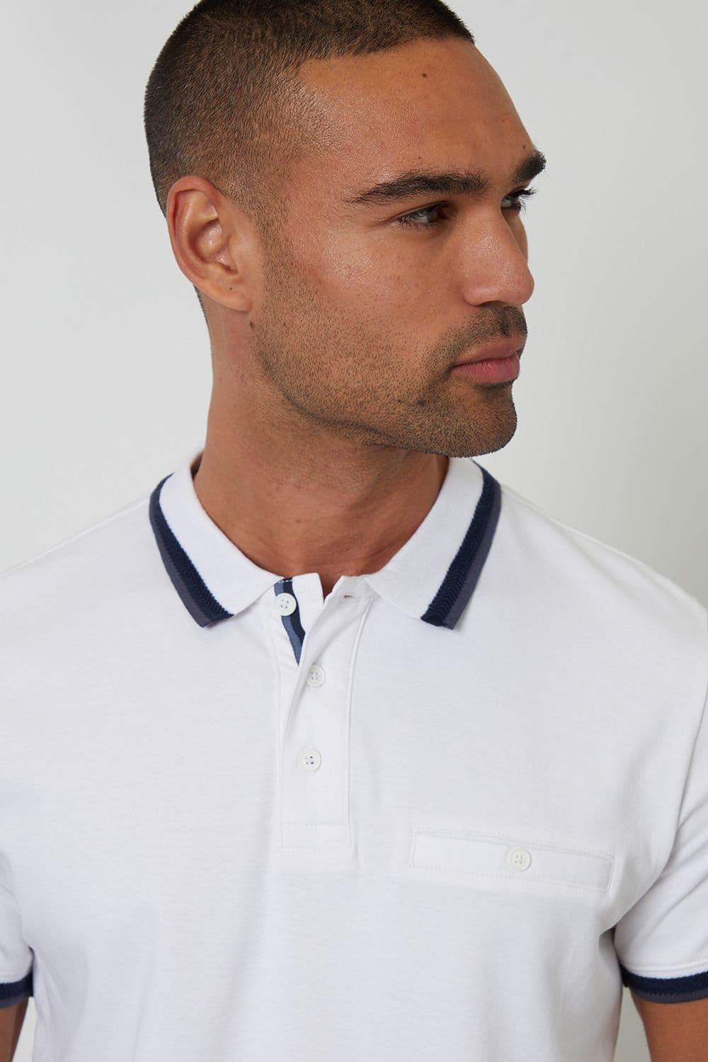 Threadbare Threadbare Men's Jetted Pocket Cotton Polo Shirt in White - 4