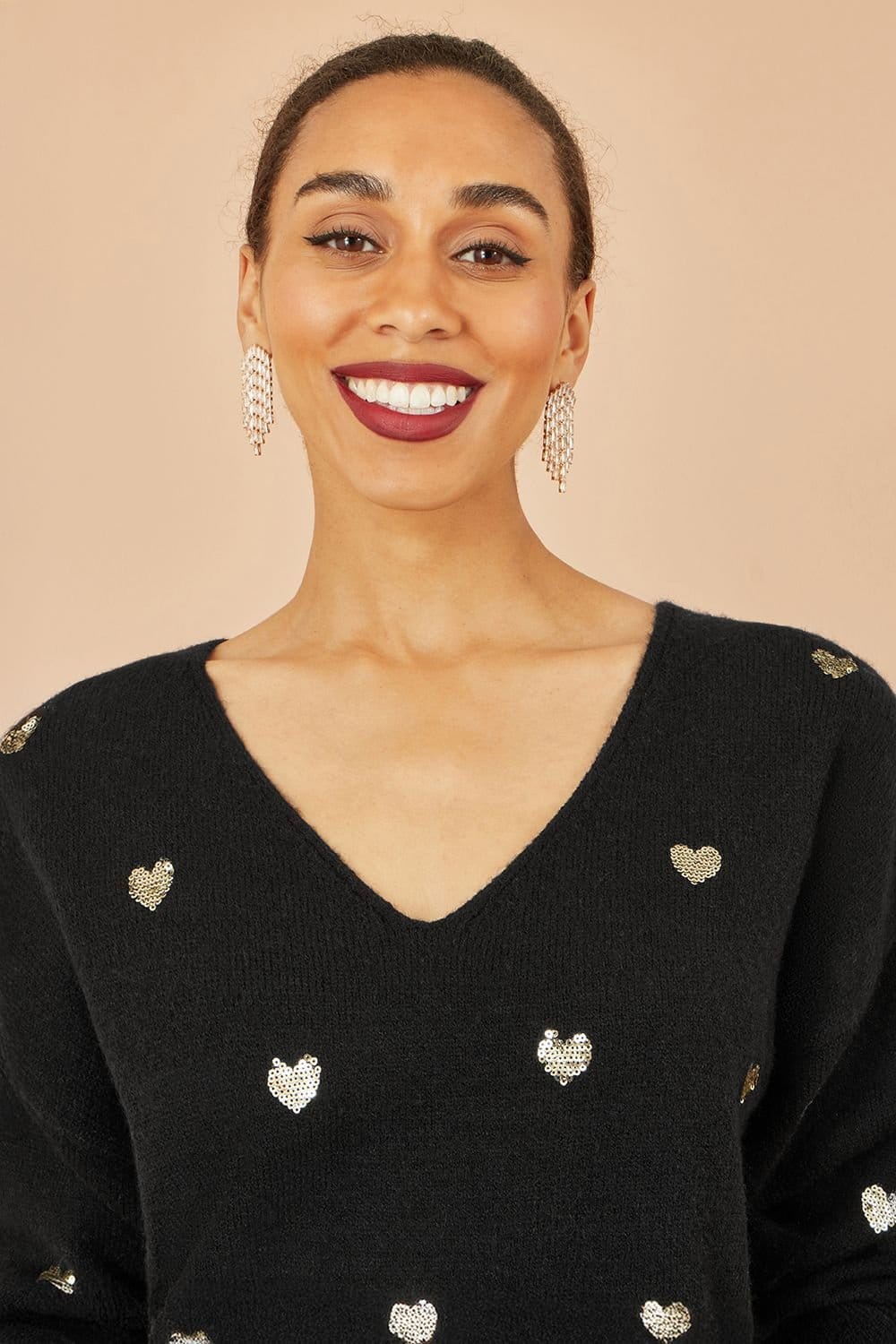 Yumi Yumi Women's Black Sequin Heart V Neck Jumper - 4