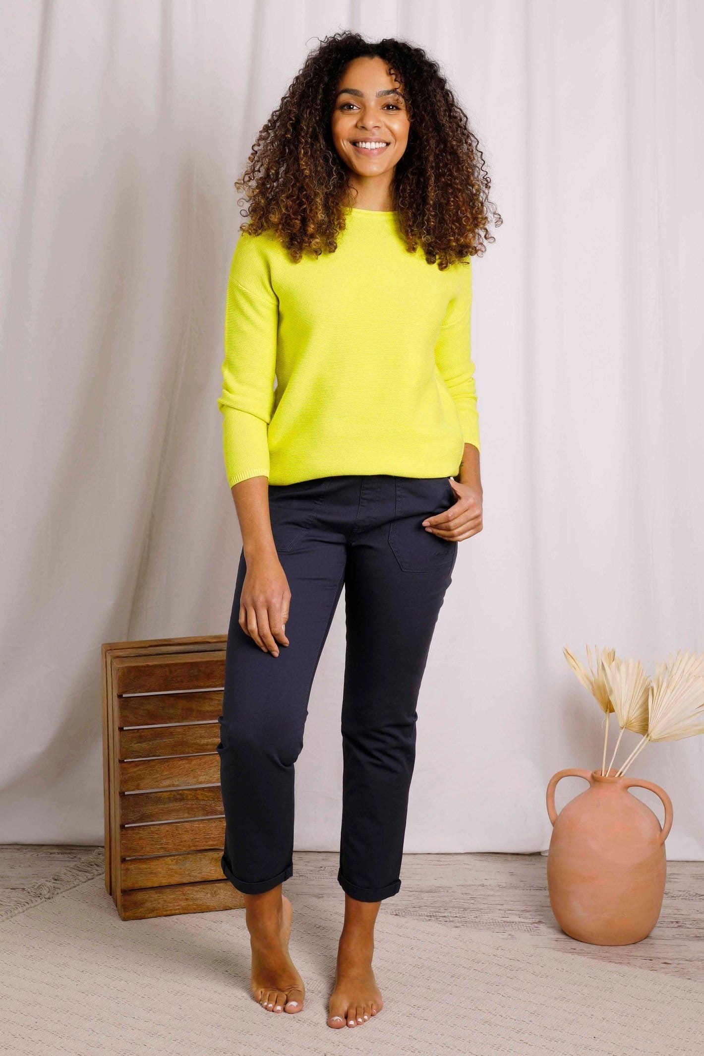 Weird Fish Weird Fish Women's Dalla Knitted Crew Neck Jumper in Lime - 4