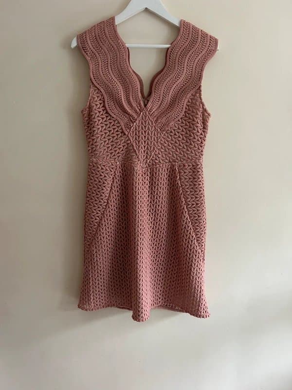 Reiss 🖤 Reiss Blush Pink Lace Dress UK 12 Textured Crochet Sleeveless Occasion Mini