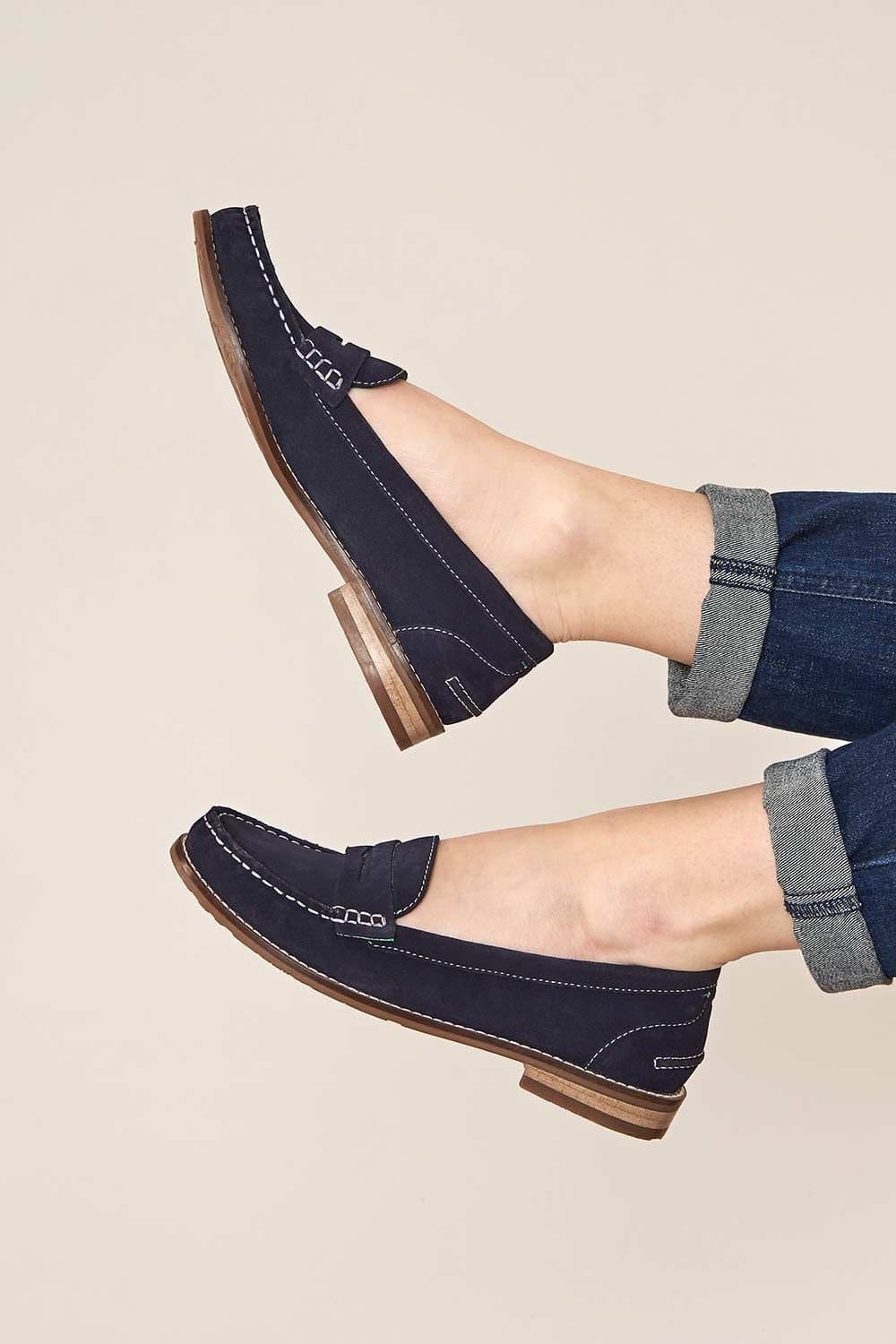 Moshulu Moshulu Women's 'Petrel Suede' Suede Loafers in Indigo