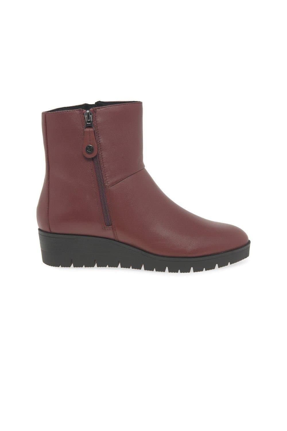 Caprice Caprice Women's 'Antonia' Ankle Boots in Wine