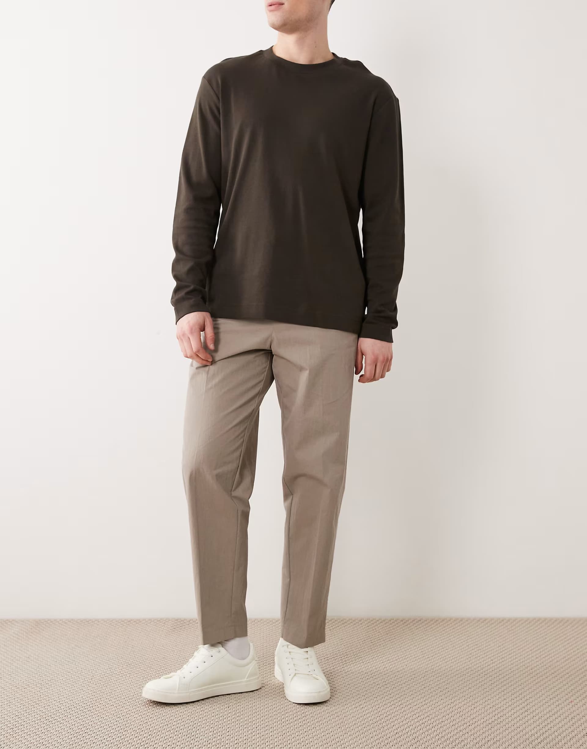 ASOS ASOS DESIGN smart relaxed tapered trousers in khaki paper touch tech fabric