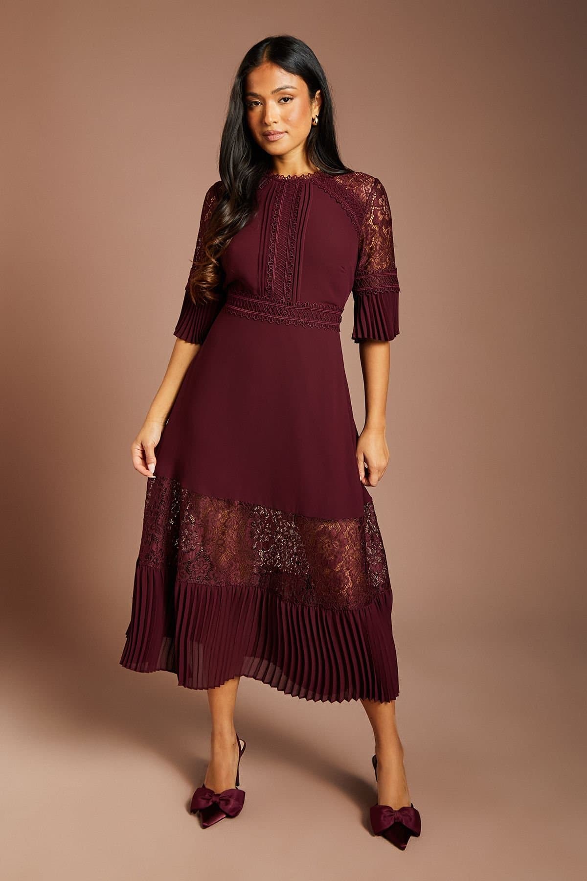 Coast Coast Women's Petite Lace Insert Midi Dress in Wine