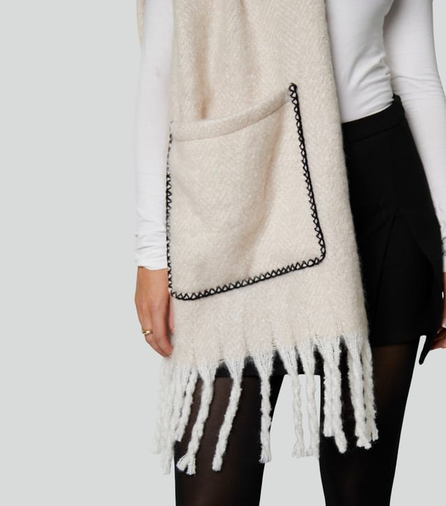 South Beach White Fluffy Pocket Scarf South Beach New Look - 3