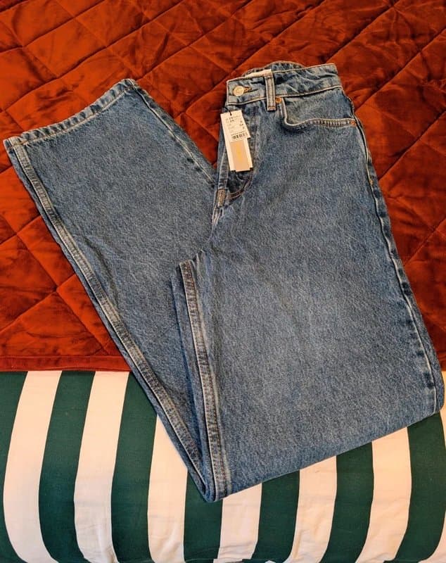 Topshop Ladies Topshop high waisted MOM jeans - Size 6