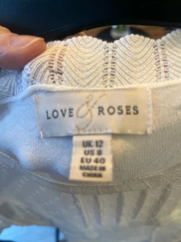 Love & Roses Short sleeve knitted top