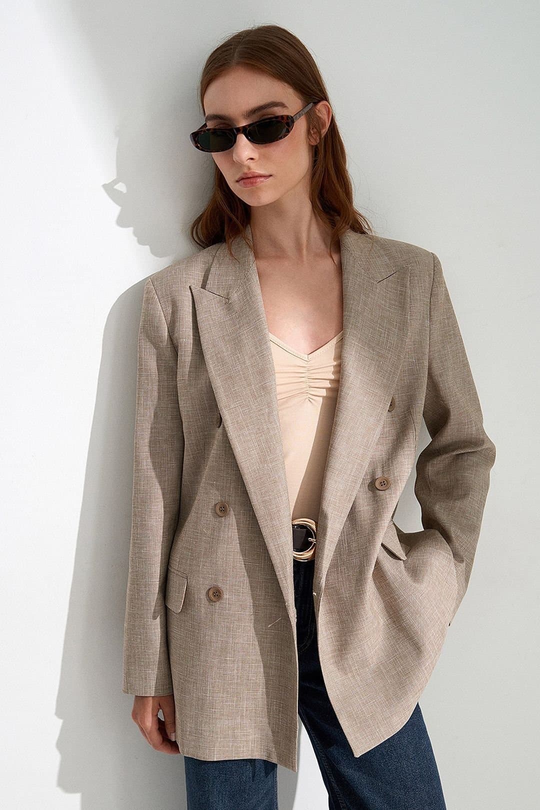 Dilvin Dilvin Women's Long Shawl Collar Crepe Blazer in Beige