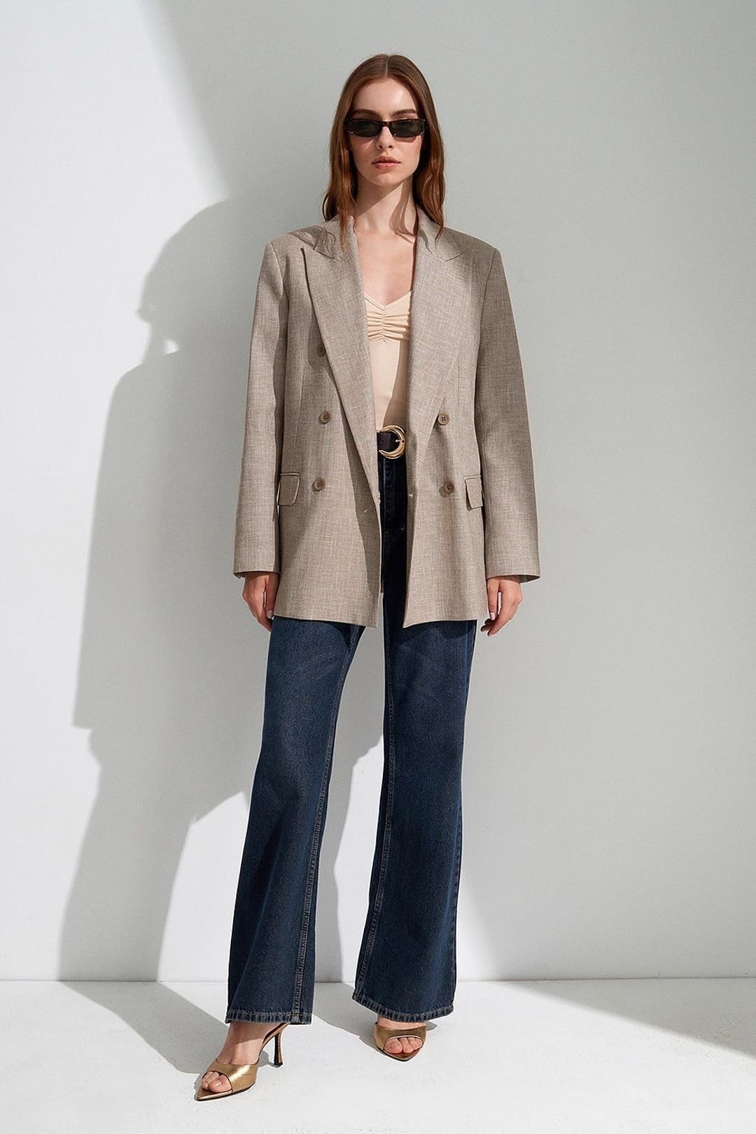 Dilvin Dilvin Women's Long Shawl Collar Crepe Blazer in Beige - 4
