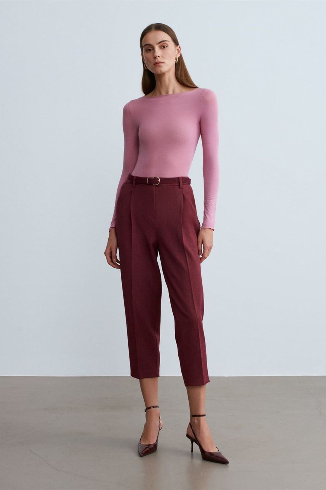 Dilvin Dilvin Women's Belted Capri Cigarette Trousers in Burgundy - 4