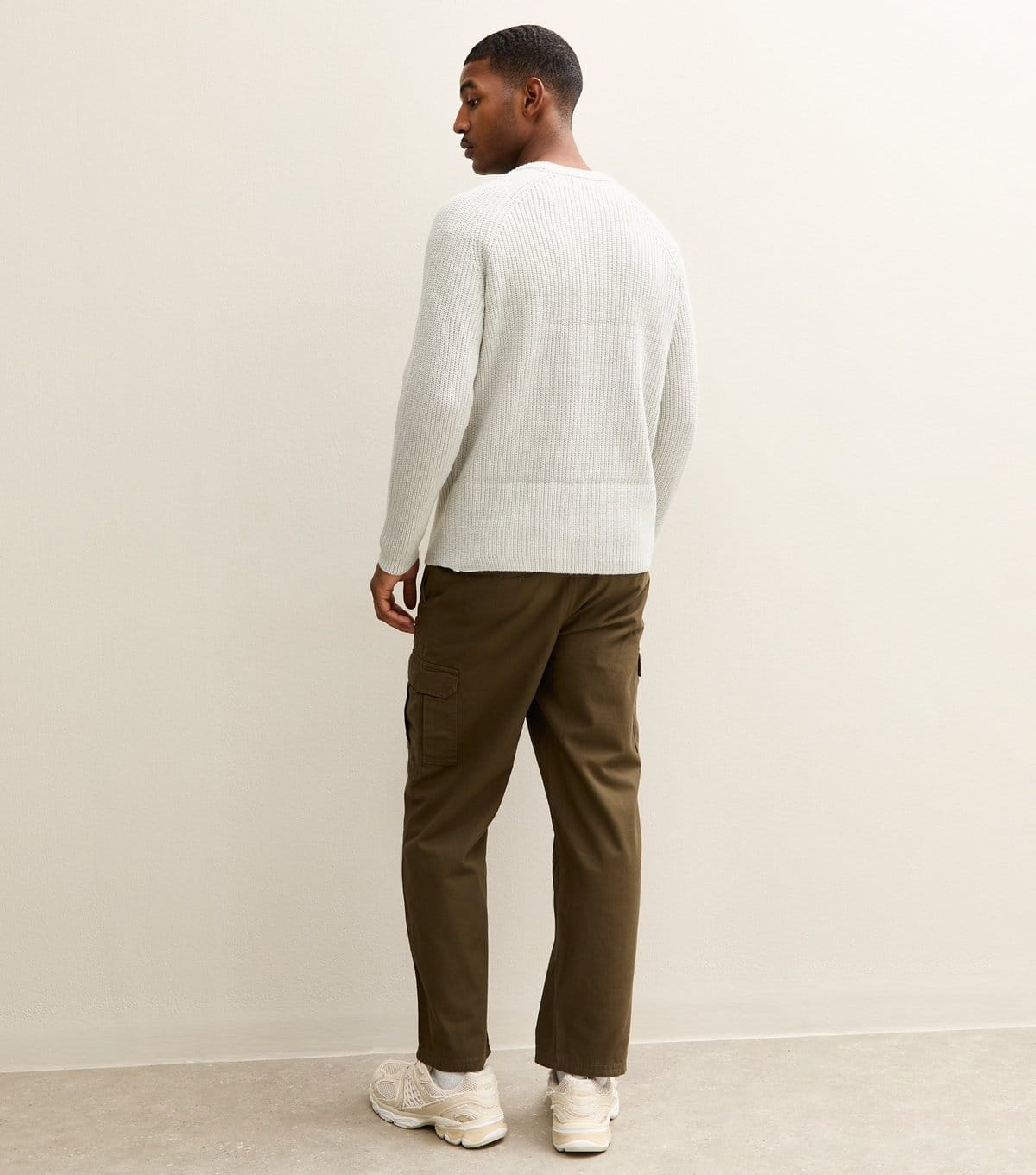 New Look Men's Dark Khaki Relaxed Cargo Trousers New Look - 4
