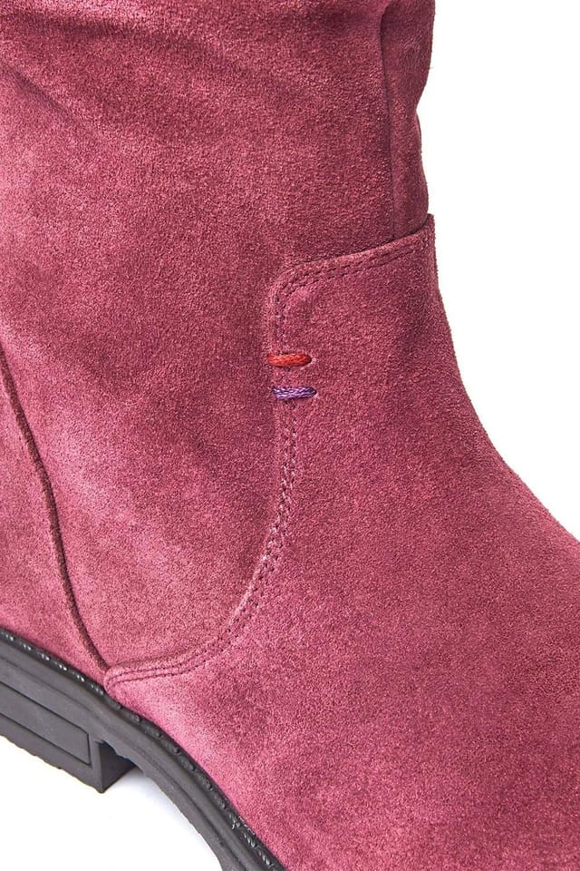 Moshulu Moshulu Women's 'Glacier Suede 2' Ruched Suede Boots in Dark Red - 3