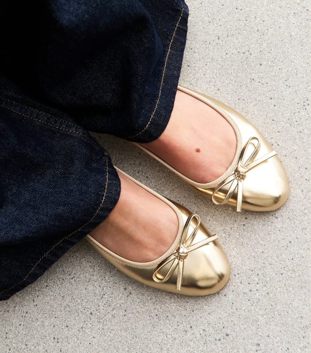 New Look Women's Gold Metallic Faux Leather Ballet Pumps New Look - 2