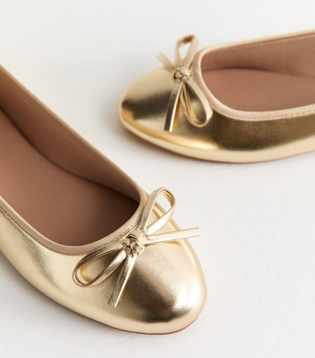 New Look Women's Gold Metallic Faux Leather Ballet Pumps New Look - 3
