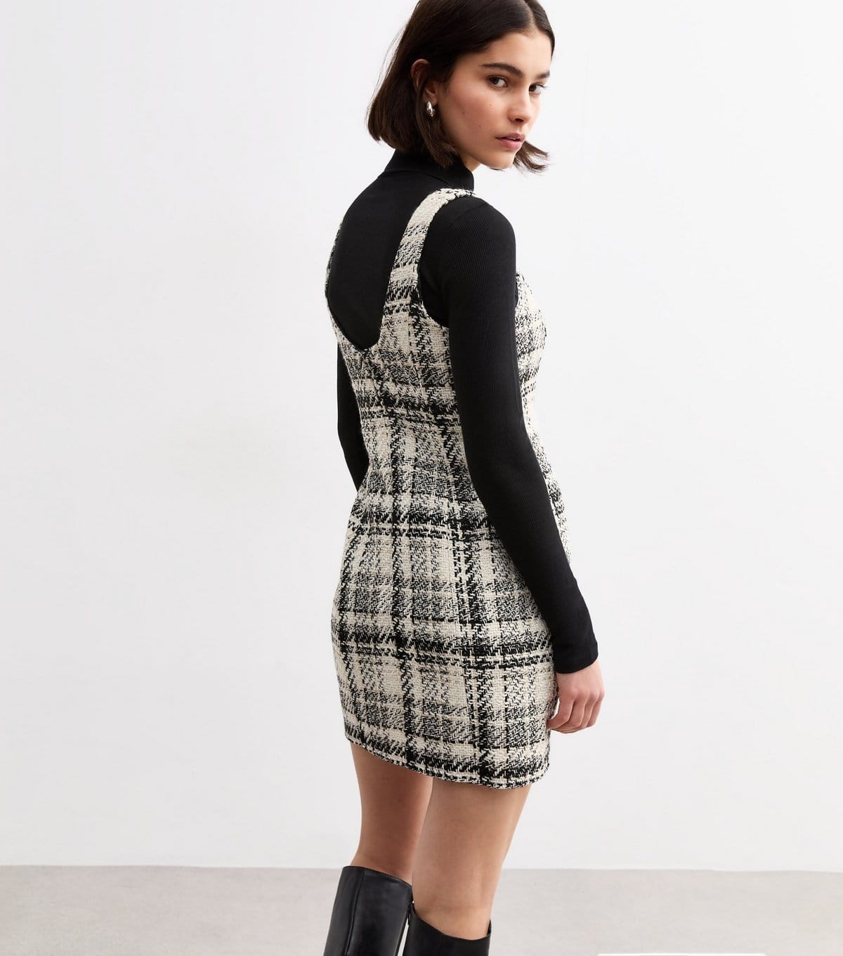 New Look Women's Off White Bouclé Pinafore Dress New Look - 4