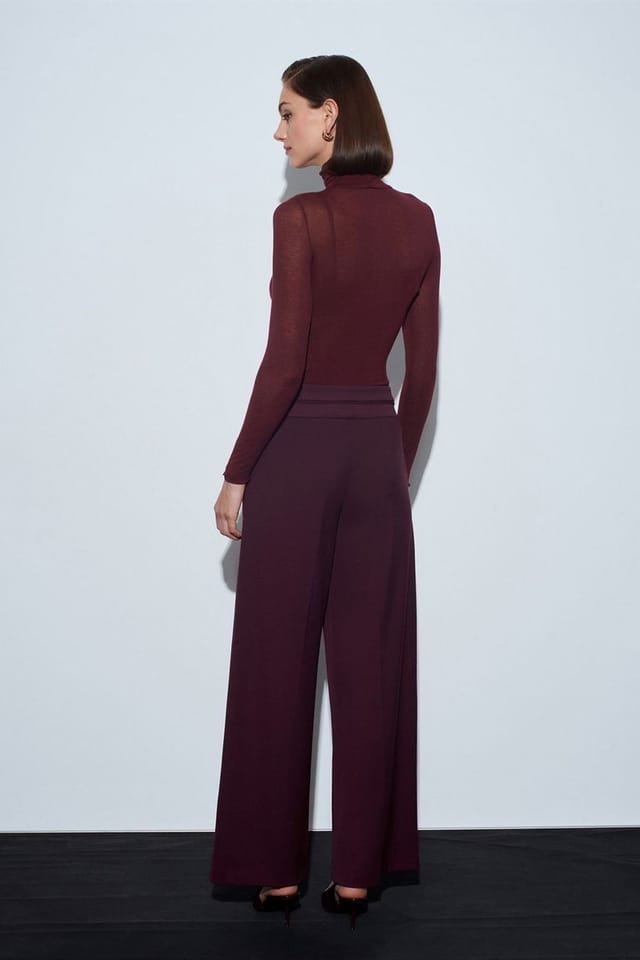 Dilvin Dilvin Women's High-Waist Wide-Leg Crepe Trousers in Burgundy - 2