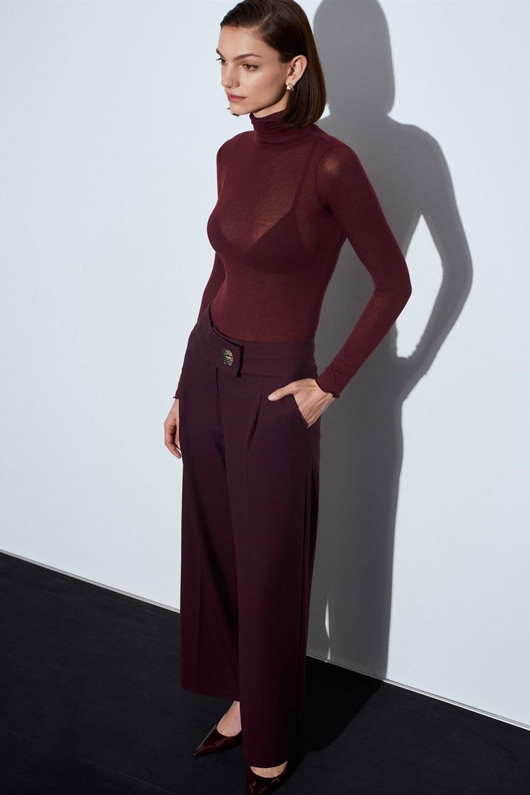 Dilvin Dilvin Women's High-Waist Wide-Leg Crepe Trousers in Burgundy - 4