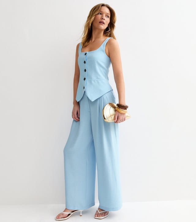 New Look Women's Light Blue Scoop Neck Button Up Waistcoat New Look - 3