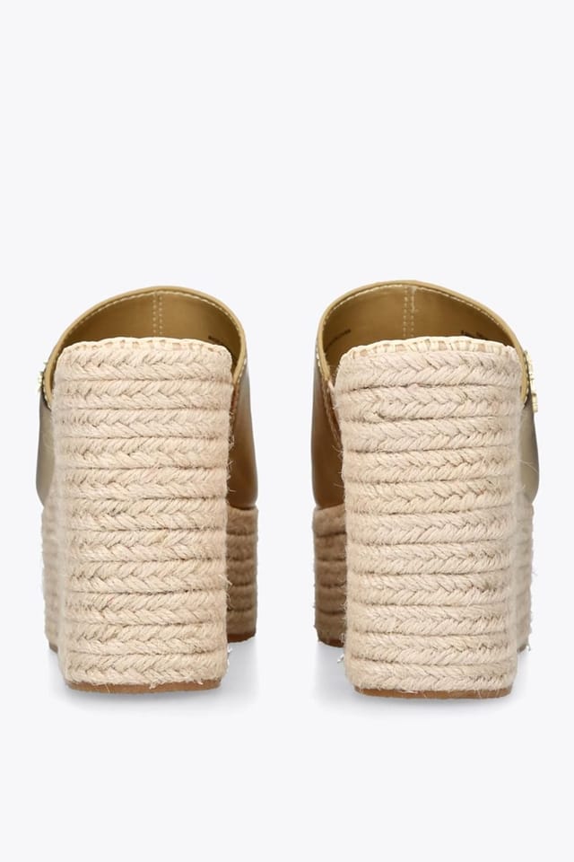 Steve Madden STEVE MADDEN Women's 'Cruzur Gold' Leather Sandals in Gold - 3