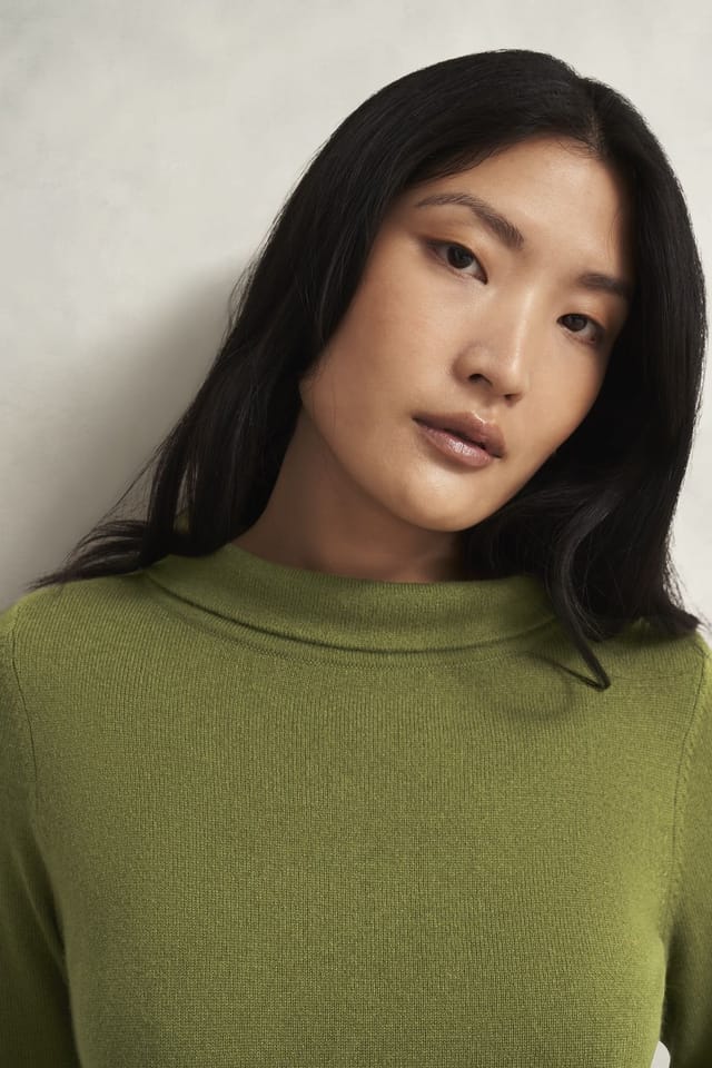 Hobbs London Hobbs London Women's Audrey Roll Neck Knitted Jumper in Olive - 3