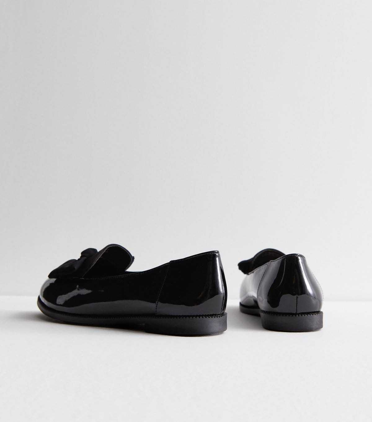 New Look Women's Wide Fit Black Patent Bow Front Loafers New Look - 4