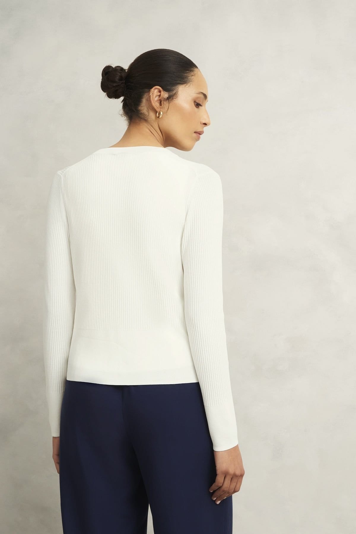 Hobbs London Hobbs London Women's Aubrey Ribbed V-Neck Cardigan in Warm White - 4