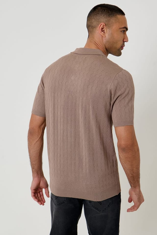 Threadbare Threadbare Men's Zig Zag Stitch Knitted Polo in Taupe - 2