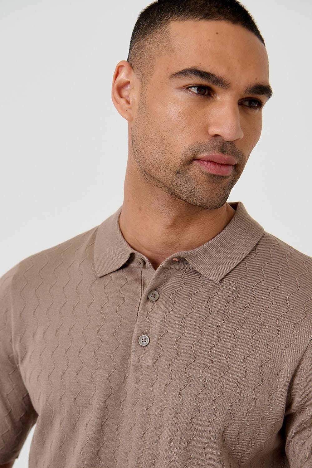 Threadbare Threadbare Men's Zig Zag Stitch Knitted Polo in Taupe - 4