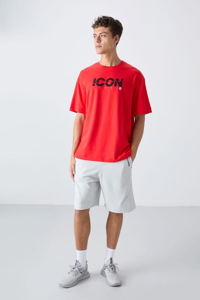 Tommy Life Tommy Life Men's Oversized Logo Print Crew Neck T-Shirt in Red - 2