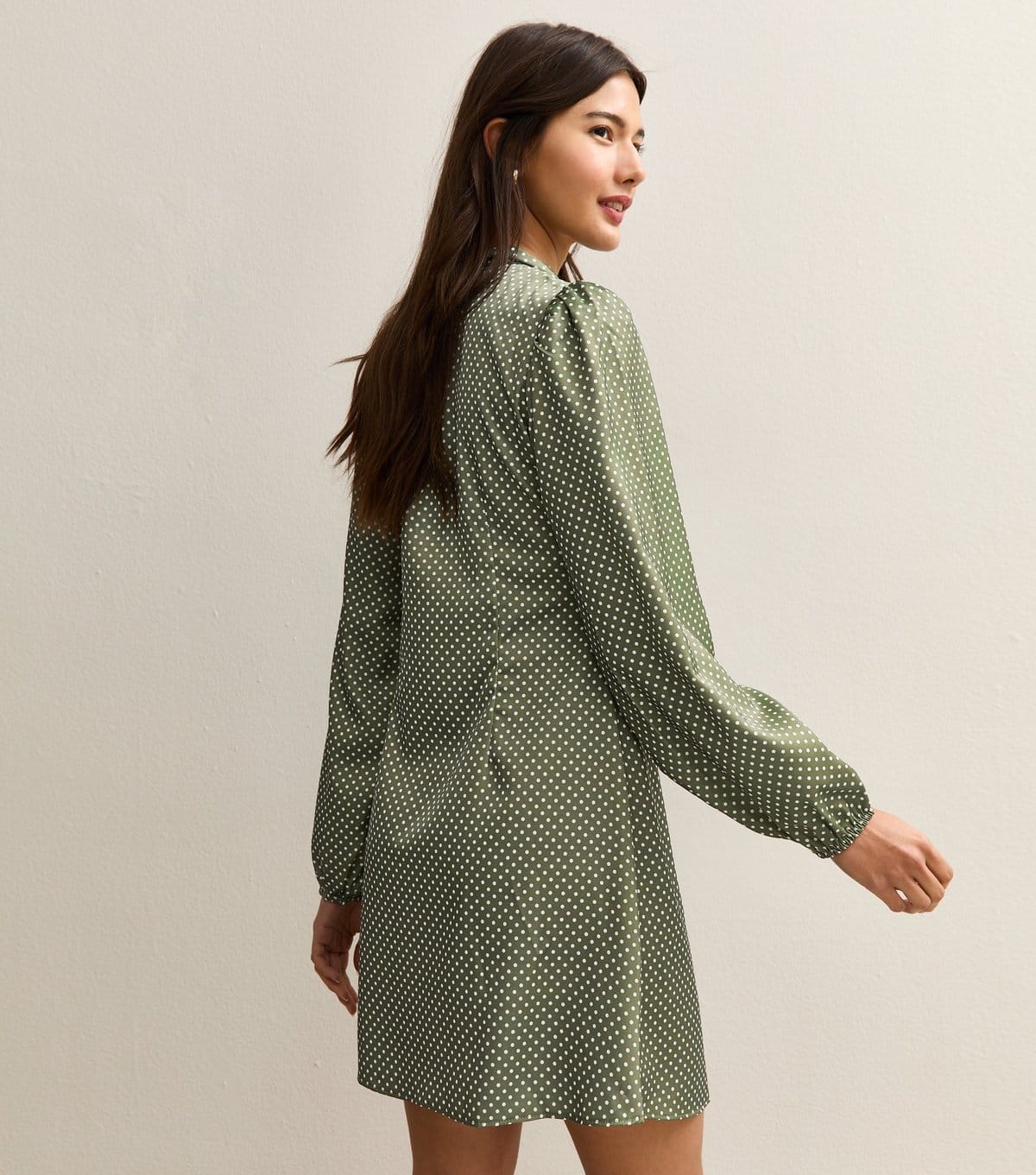 New Look Women's Green Polka Dot Pussybow Neck Satin Mini Dress New Look - 4