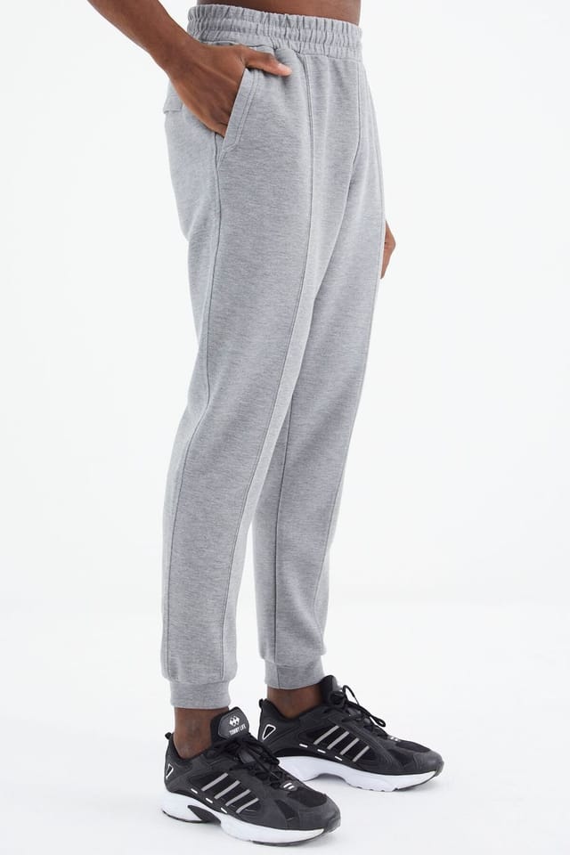 Tommy Life Tommy Life Men's Regular-Fit 3-Thread Fleece Sweatpants in Dark Grey - 3