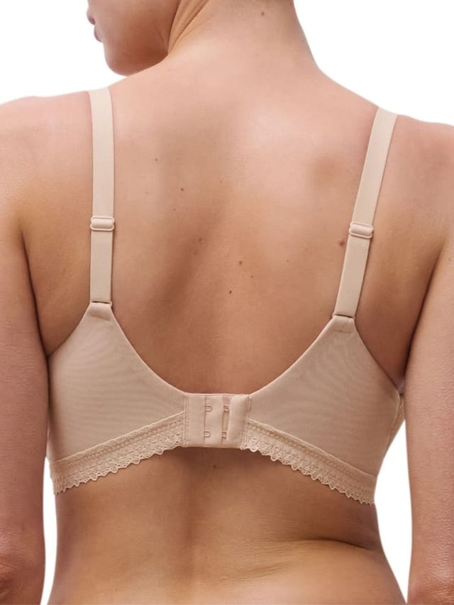 Chantelle Chantelle Women's Romance Plunge T-Shirt Bra in Beige - 2