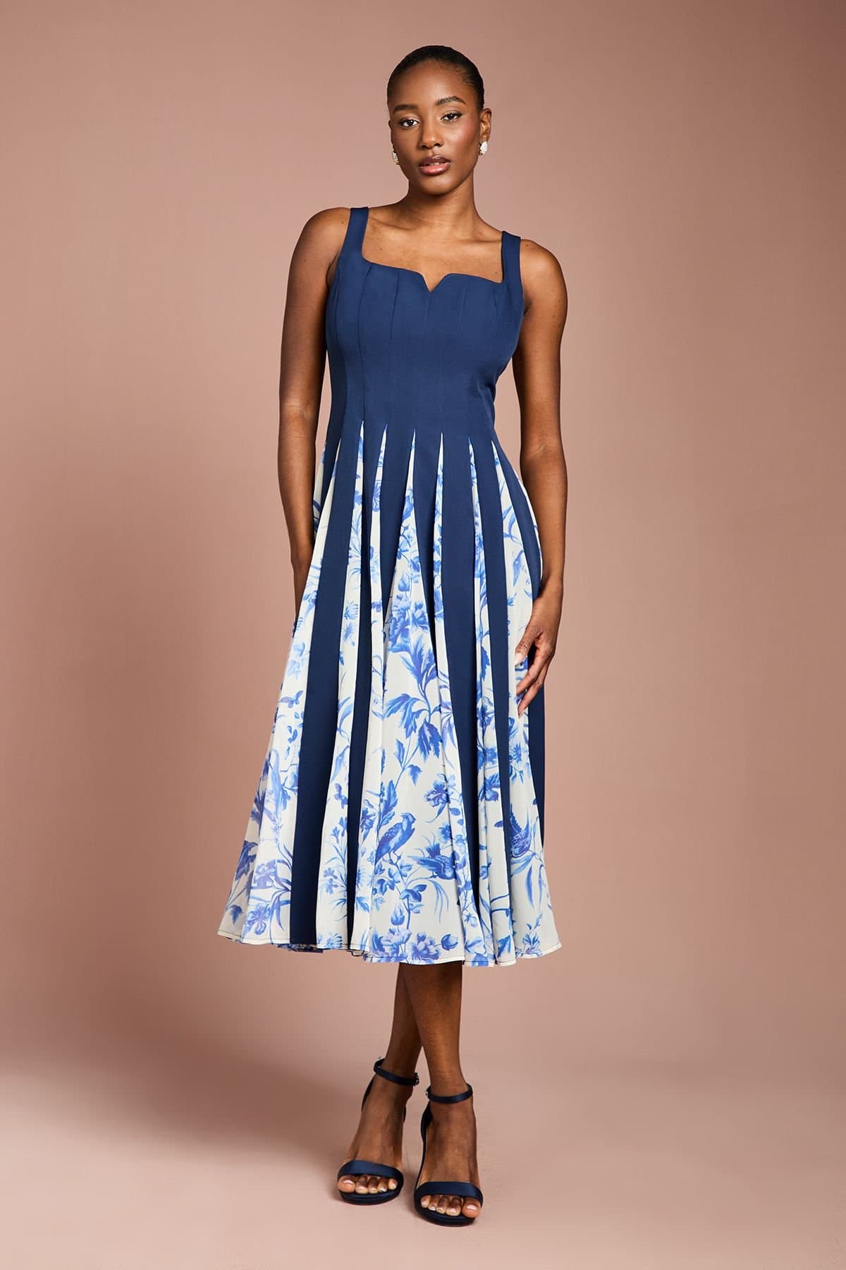 Coast Coast Women's Printed Godet Crepe Midi Dress in Navy