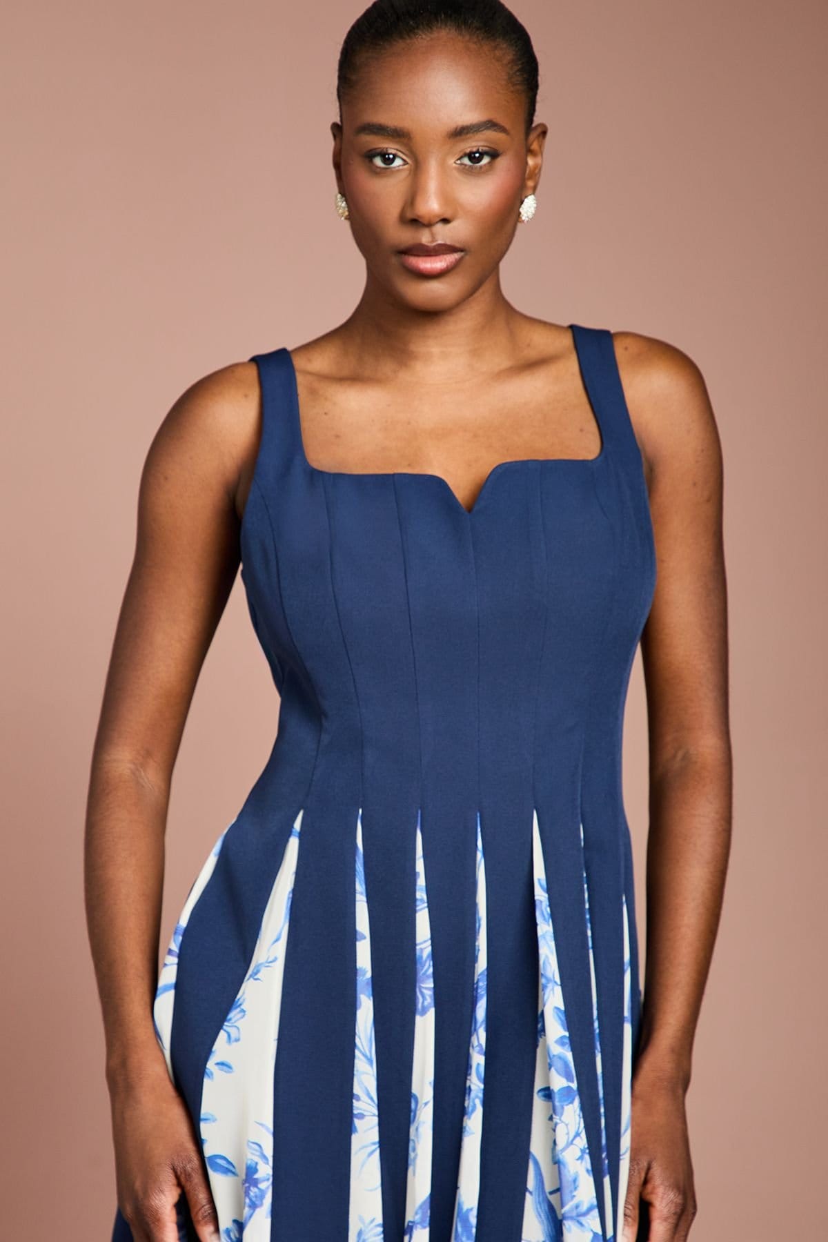 Coast Coast Women's Printed Godet Crepe Midi Dress in Navy - 4