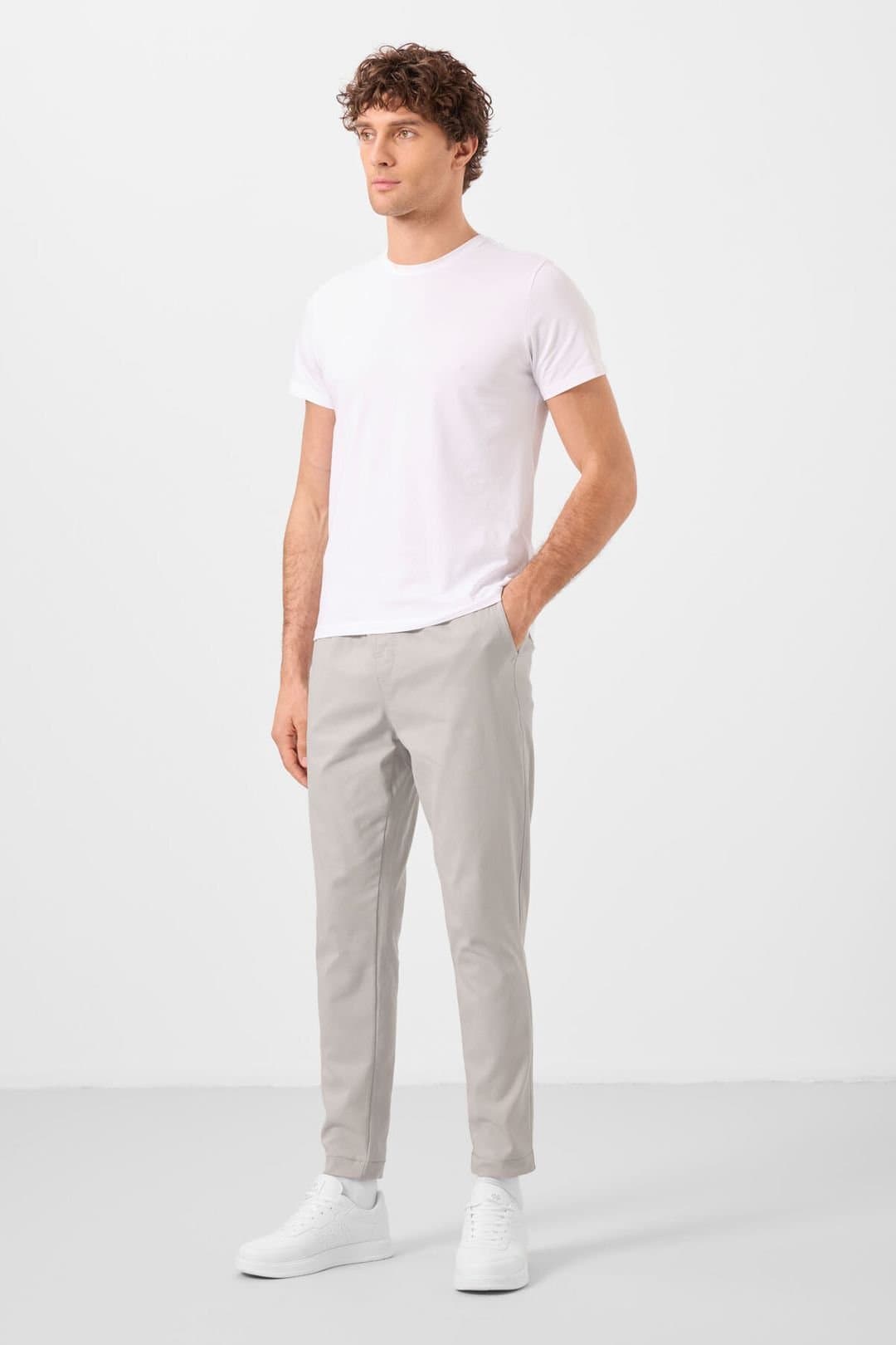 Tommy Life Tommy Life Men's Straight-leg Gabardine Chinos in Light Grey