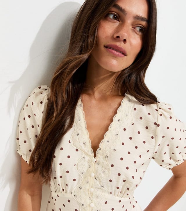 New Look Women's Petite Brown Spot Print Lace Trim Tea Blouse New Look - 2