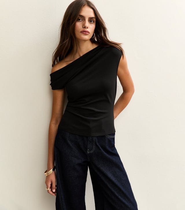 New Look Women's Black Gathered Off The Shoulder Top New Look - 2